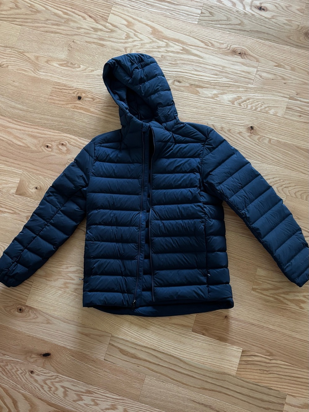 Men’s Lululemon Puffer Jacket Navy EUC